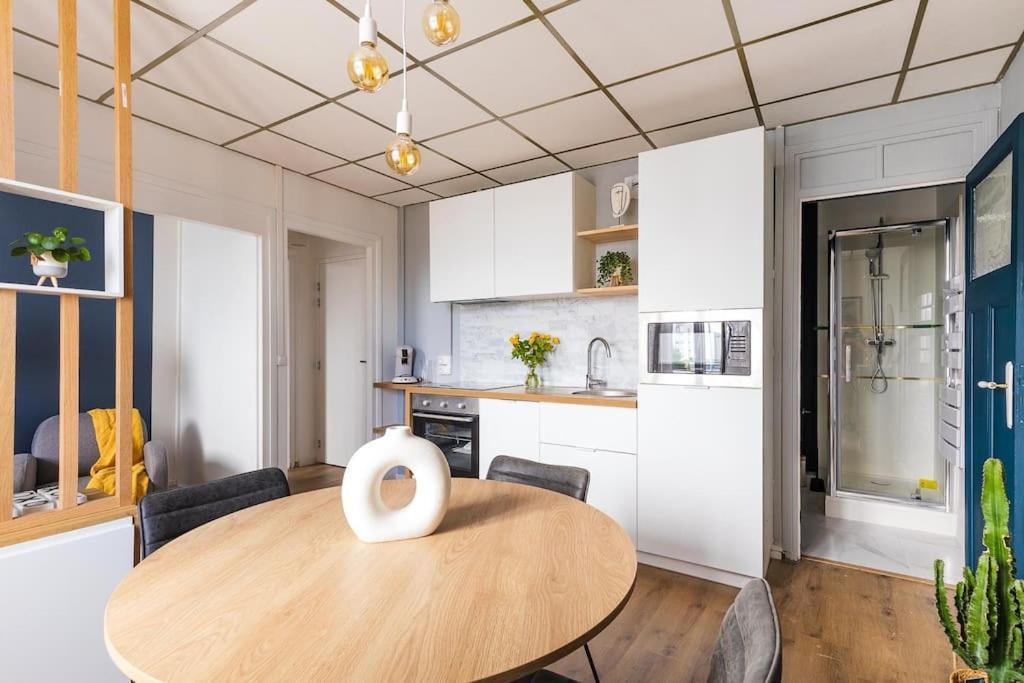 Appartement Cozy En Face De La Gare - 圣布里厄 外观 照片